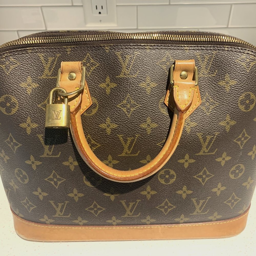 Louis Vuitton Alma PM Monogram (authentic) - Picture 1 of 8